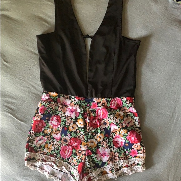 Cute floral shorts jumpsuit romper - Picture 1 of 4